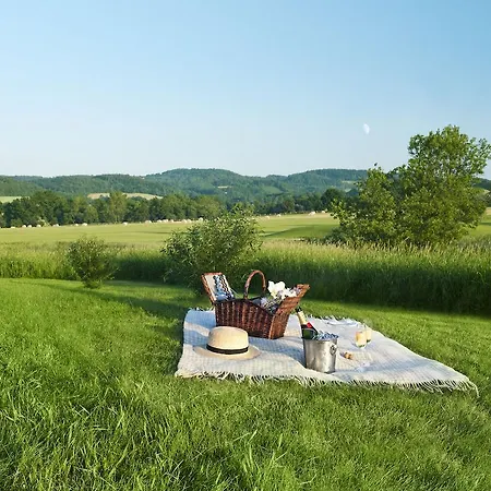 Hotel Capi Hnizdo Olbramovice (Benesov)