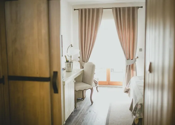 Hotel Capi Hnizdo Olbramovice (Benesov)